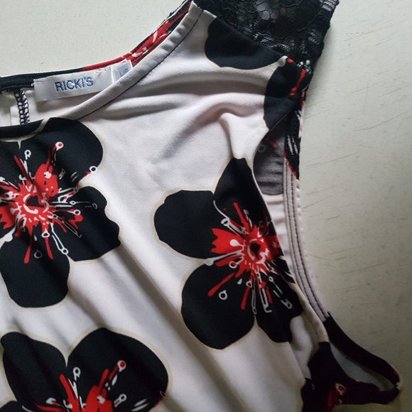 Ricki's size large sleeveless top - Picture 3 of 3